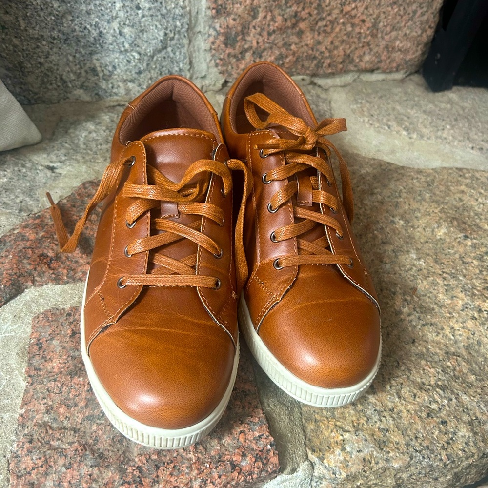Deer Stag Memory Foam Kane Sneakers size 7